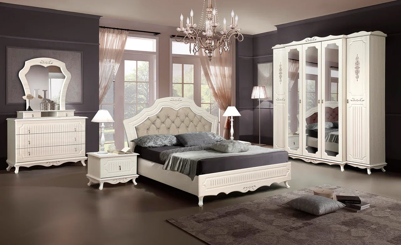 Кровать в классическом стиле с элементами рококо нуждается в соответствующем интерьере 